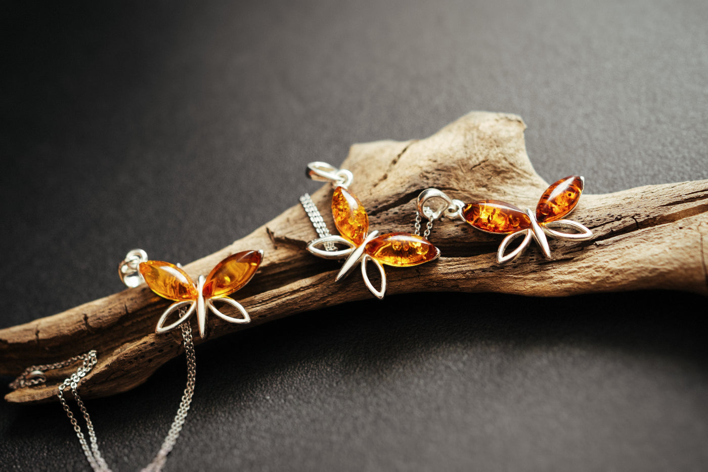 Magic Wings - Silver Dragonfly Pendant with Baltic Amber