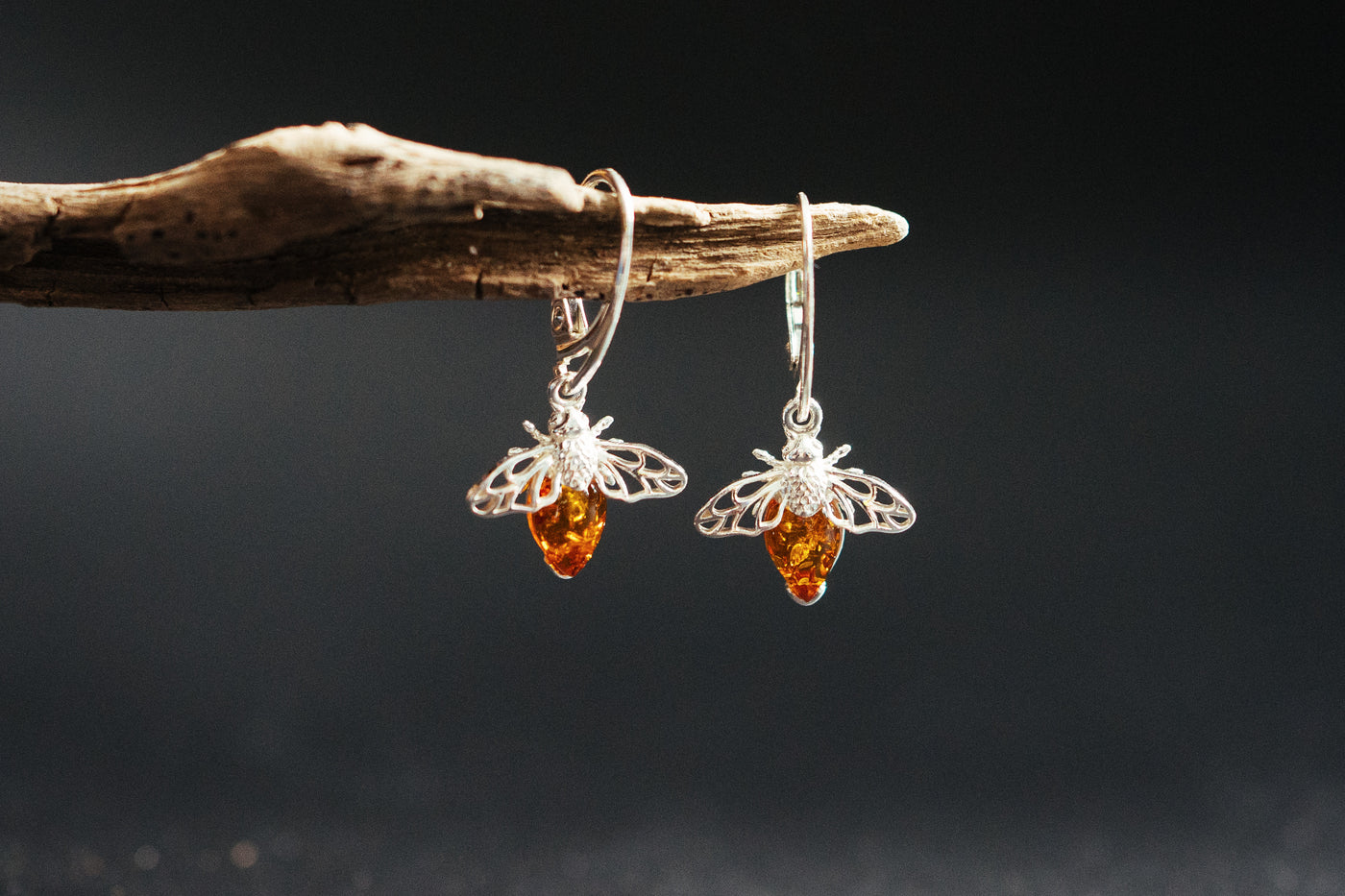 Bee earrings with amber.