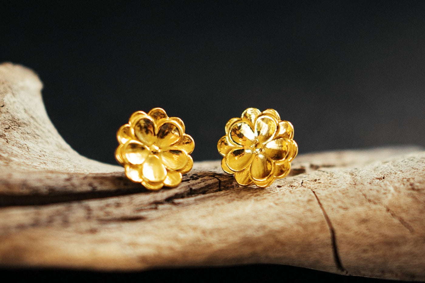 Floral boho style earrings.