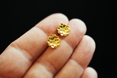 Floral boho style earrings.