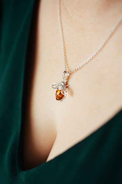 Bee pendant with amber