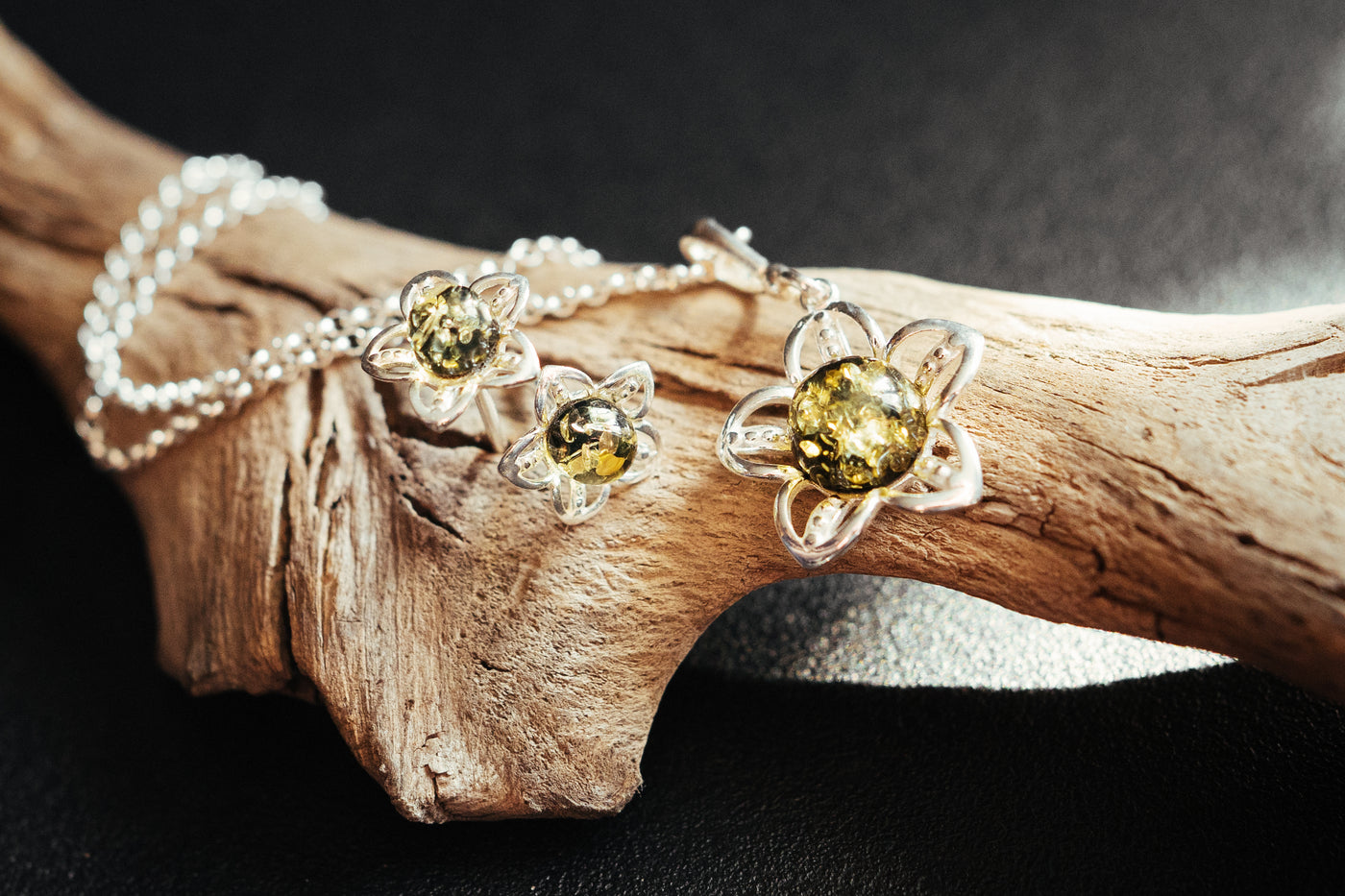 Floral Amber Pendant