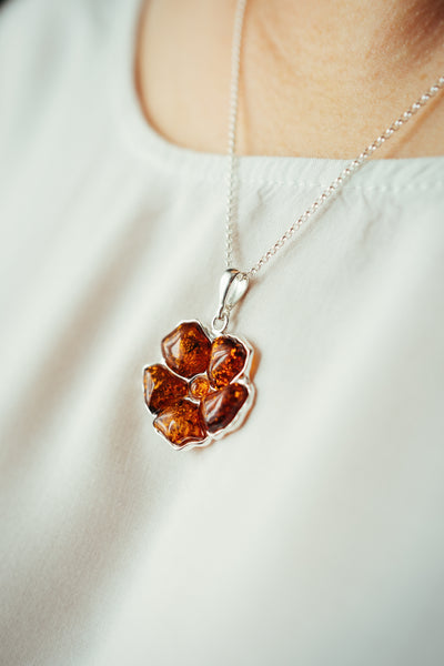 Large flower pendant.