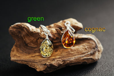Elegant teardrop pendant
